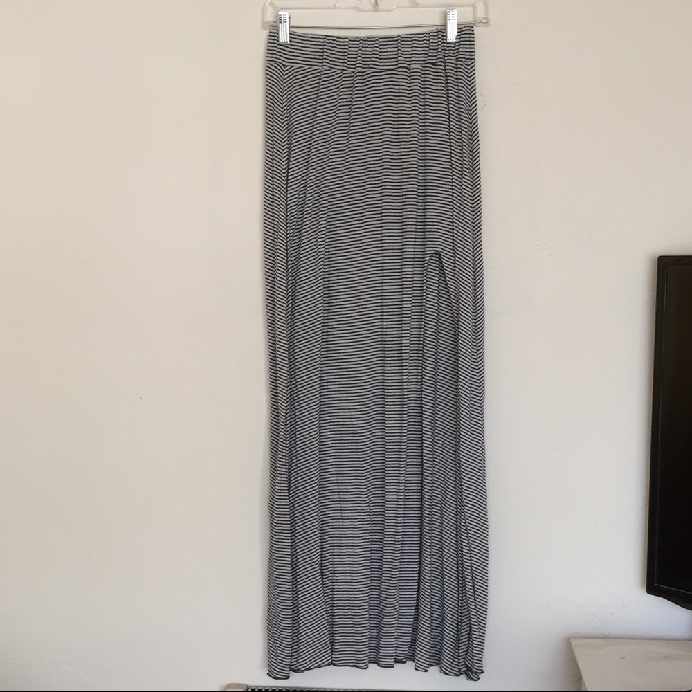 Very soft brandy melville skirt